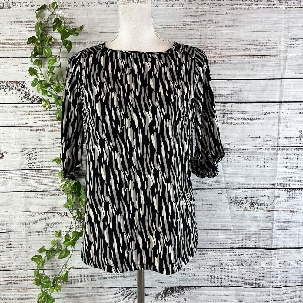 BCBG Max Azria Blosue Top size Extra Small Black Gray Career Church Modest Slim